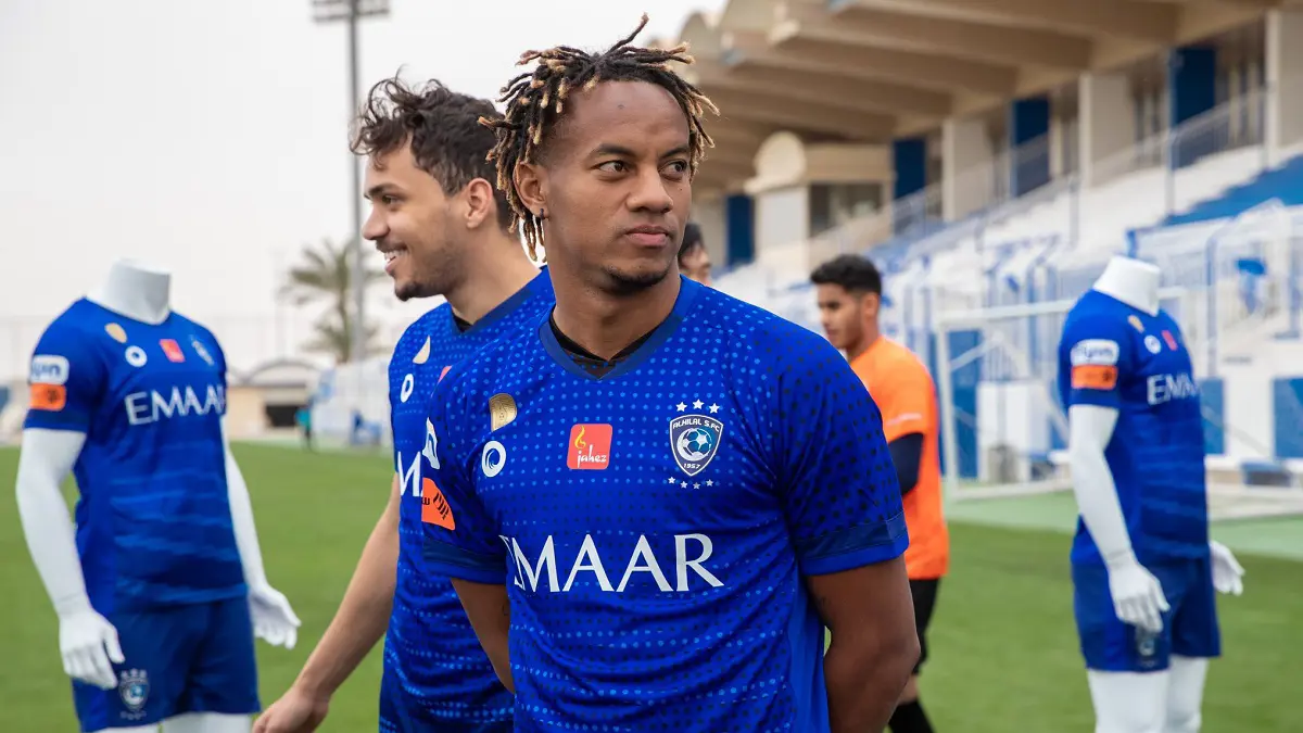 أندريه كاريلو يحسم مستقبله مع نادي الهلال السعودي