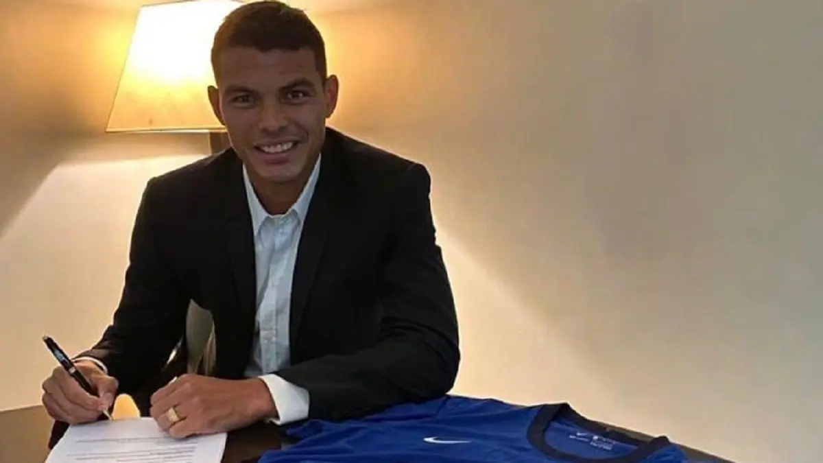 رسميا.. تياغو سيلفا ينتقل لتشيلسي