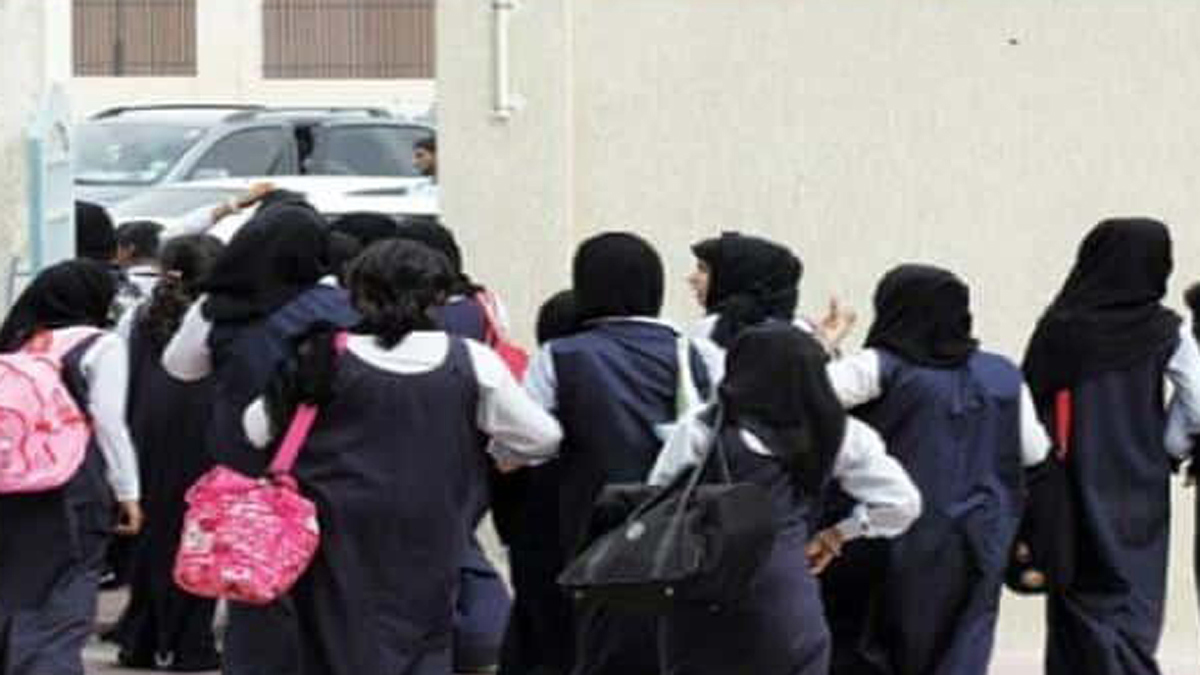 السعودية تحقق في حادثة اعتداء مديرة مدرسة على طالبة بسبب صبغ شعرها