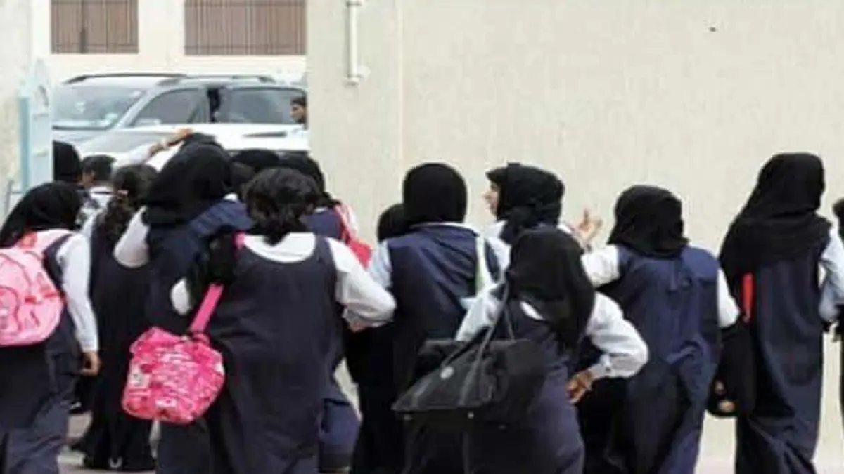 السعودية تحقق في حادثة اعتداء مديرة مدرسة على طالبة بسبب صبغ شعرها