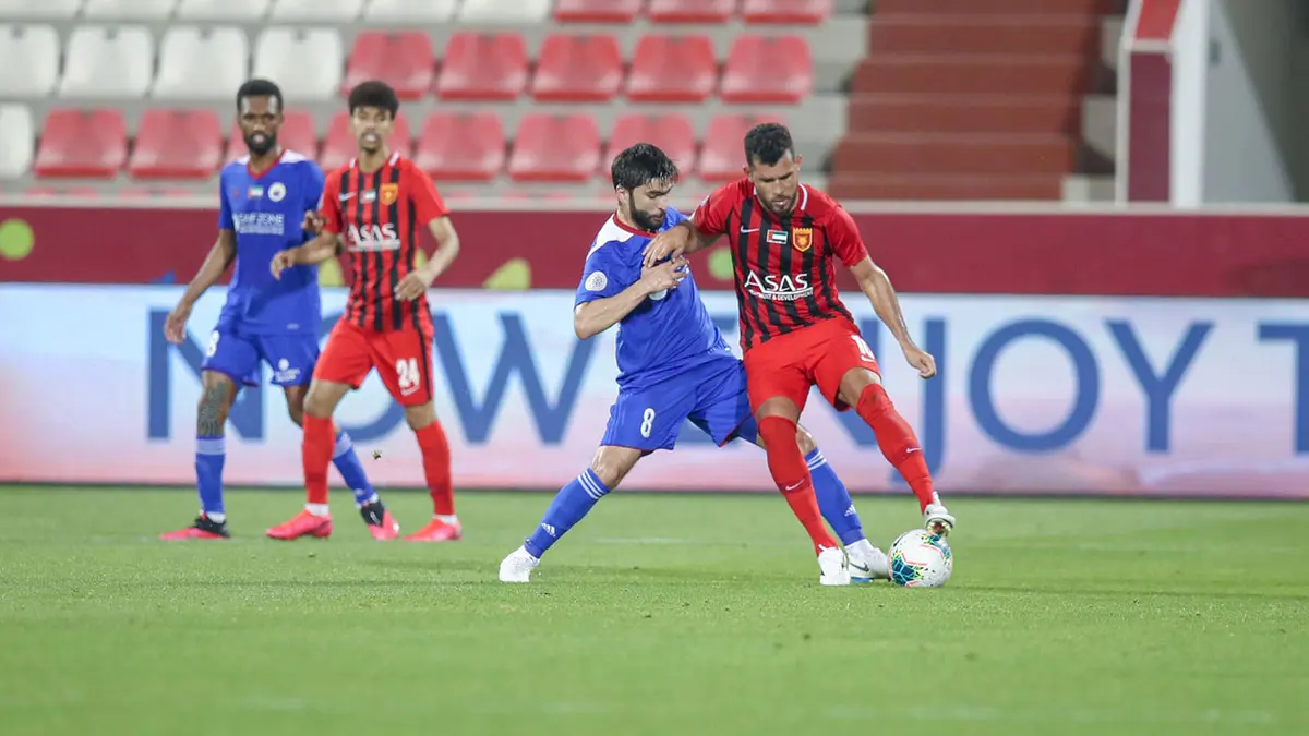 الشارقة يهزم الفجيرة ويقلص الفارق مع شباب الأهلي في ترتيب الدوري الإماراتي