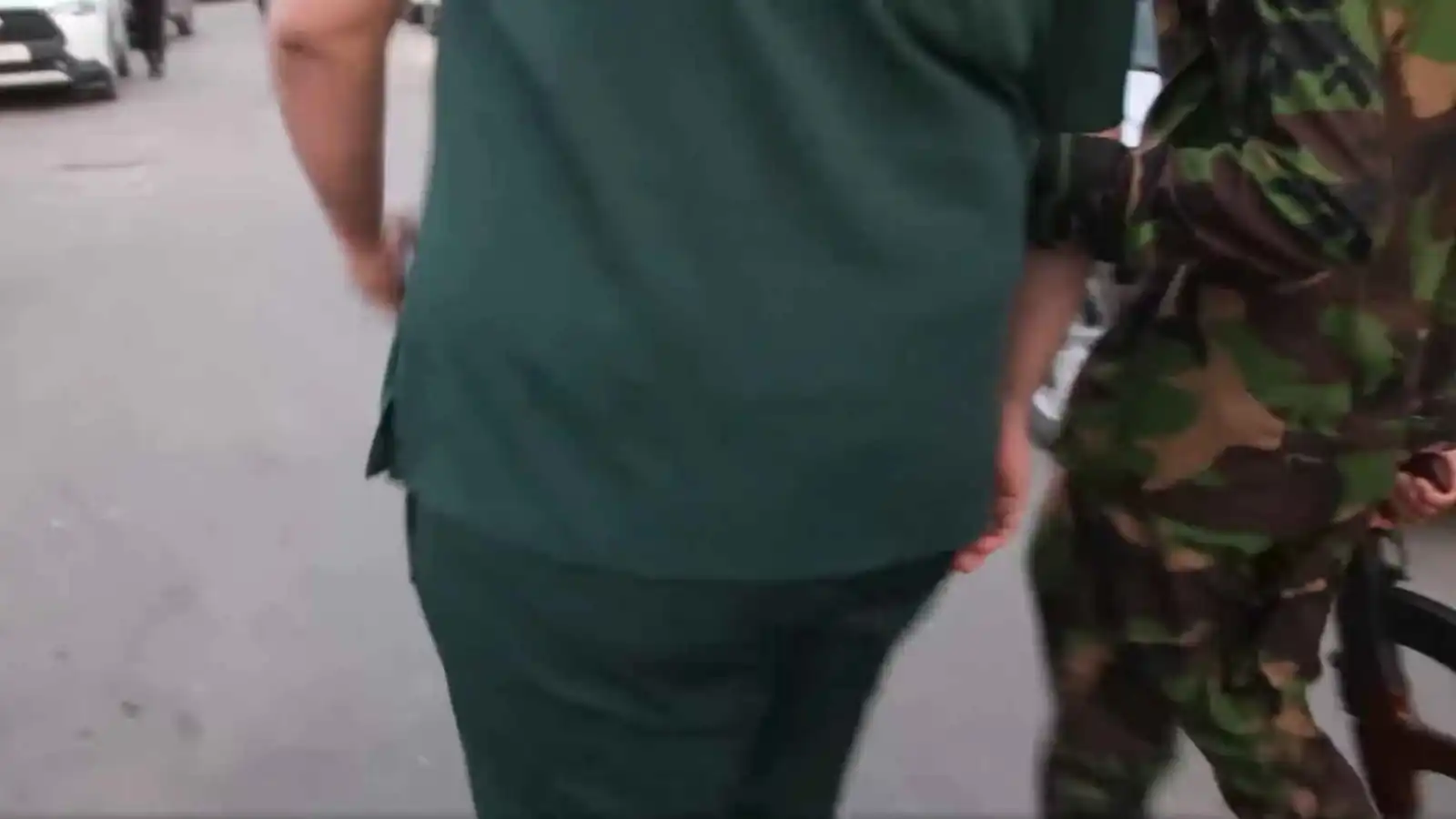 سوري وفلسطيني ينتحلان صفة "أطباء" بعيادة تجميل في العراق (فيديو)