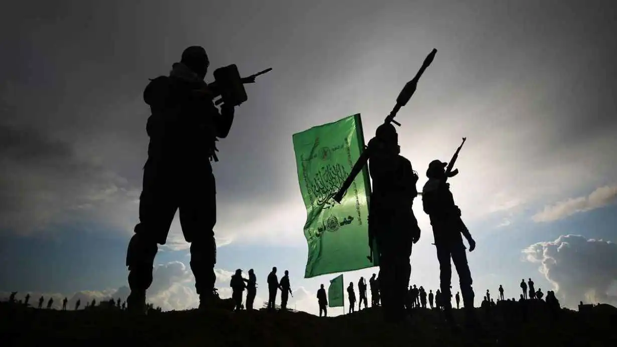 "العيش ليوم آخر".. استراتيجية حماس بعد وقف إطلاق النار