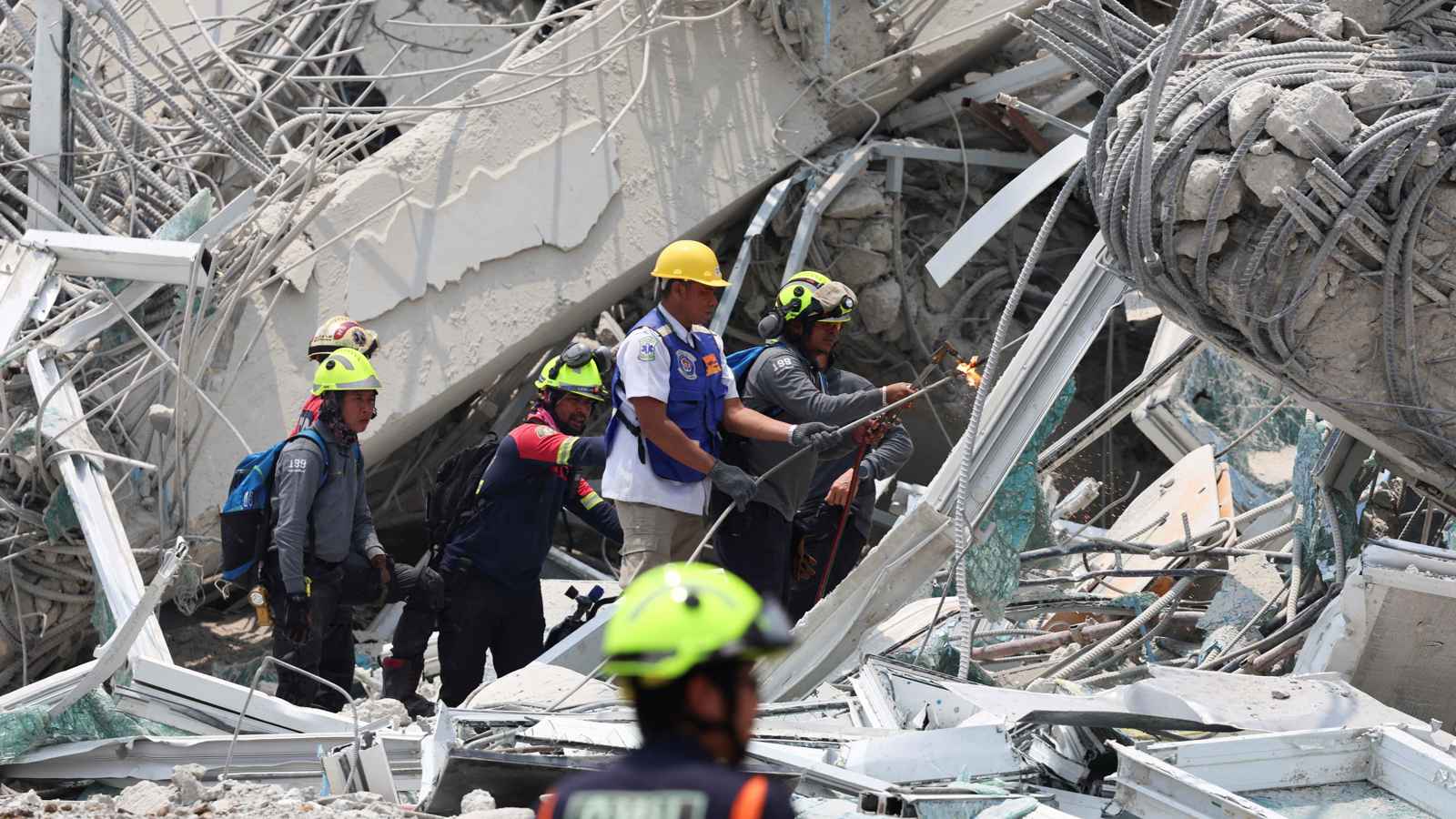 زلزال ميانمار.. تضرر الطرق يعرقل عمليات الإغاثة