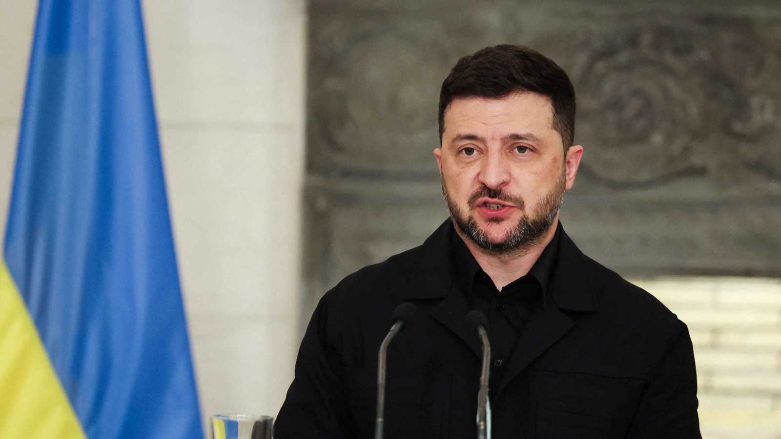 زيلينسكي: وفد أوكراني توجه إلى واشنطن لبحث خطة إنهاء الحرب