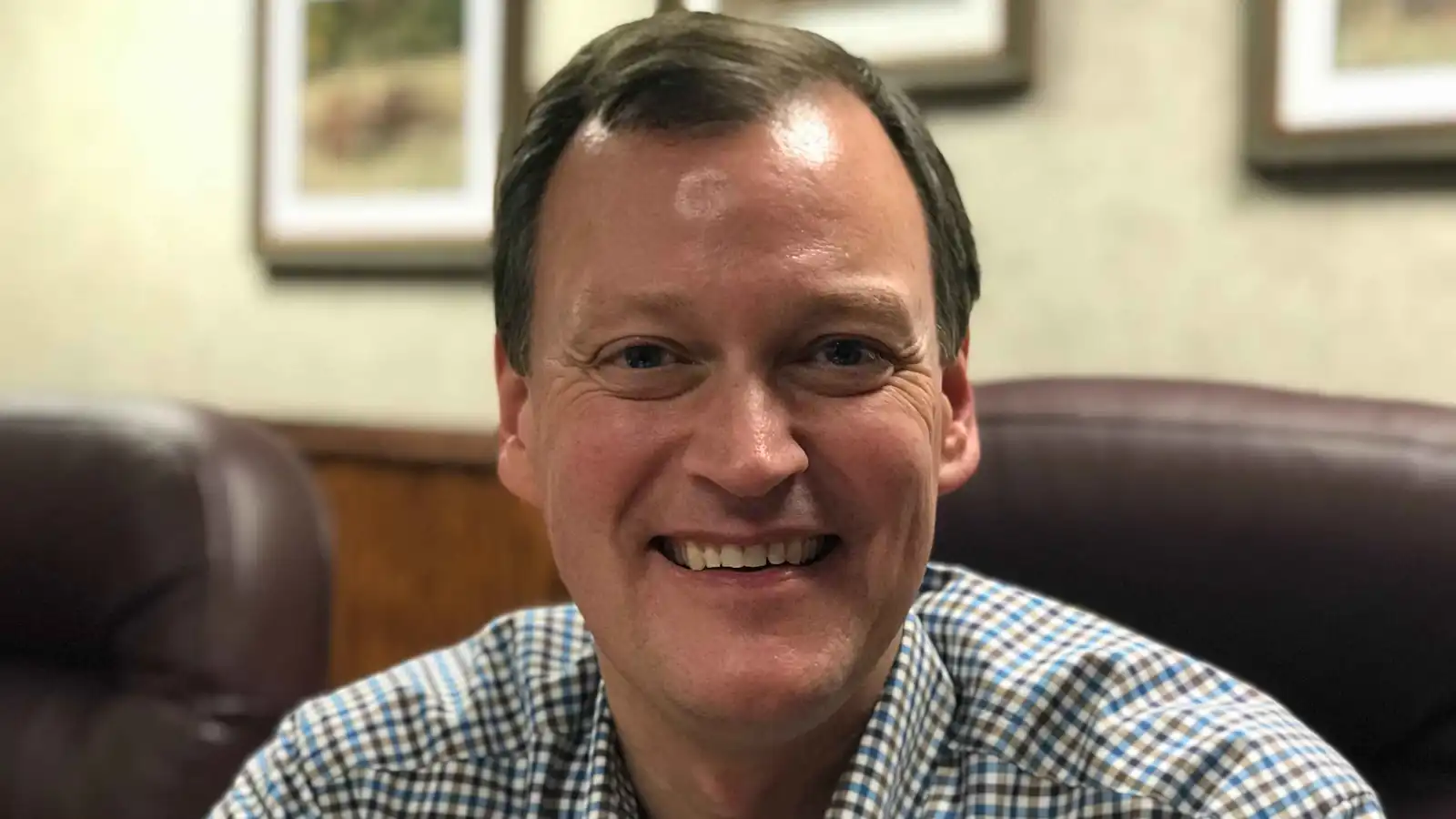 مأساة في مينيسوتا.. مرشح الولاية يعلق حملته بعد مقتل ابنته