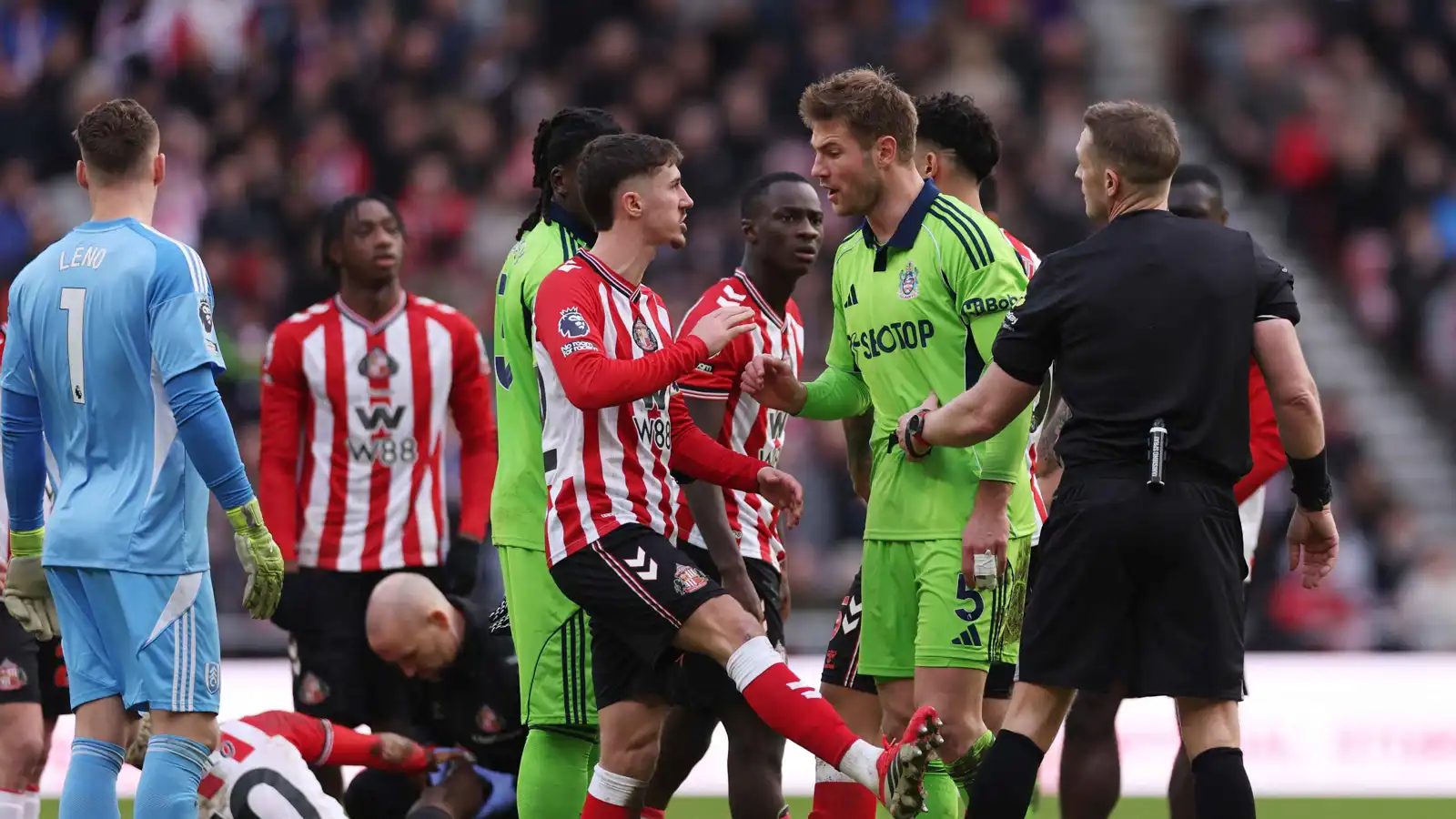 5 أحداث في أسبوع.. هل عجزت قوانين "يويفا" عن وقف نزيف العنصرية في ملاعب أوروبا؟