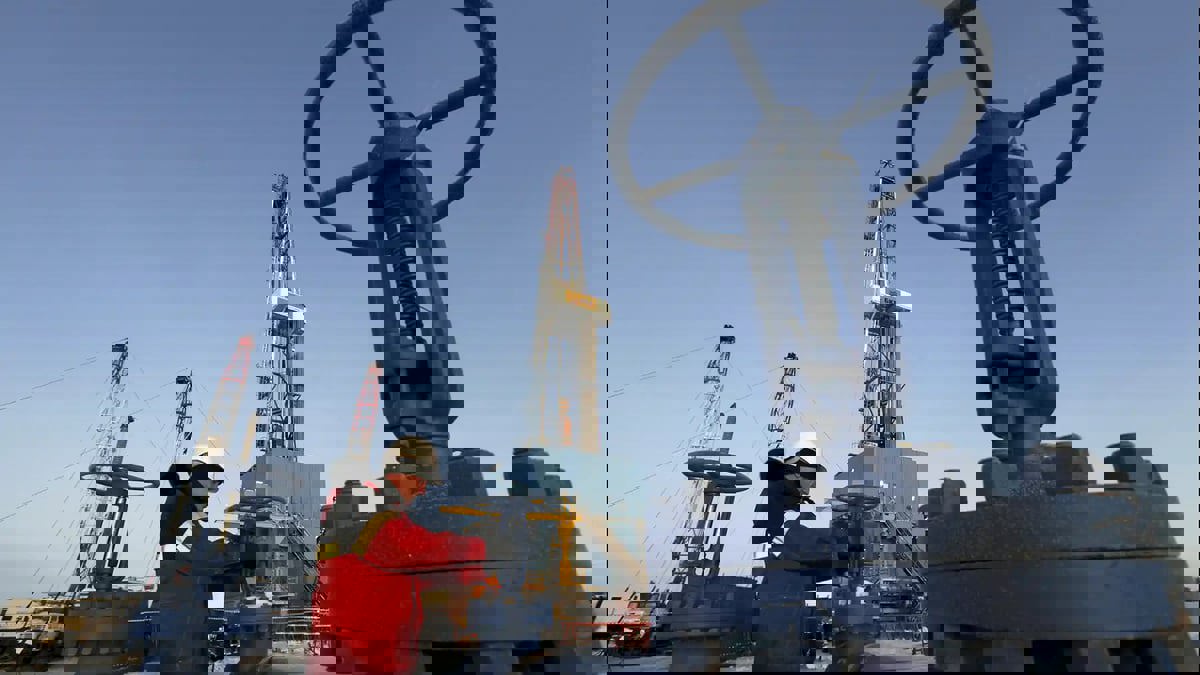 ما هي كمية النفط التي لا يزال الاتحاد الأوروبي يستوردها من روسيا؟