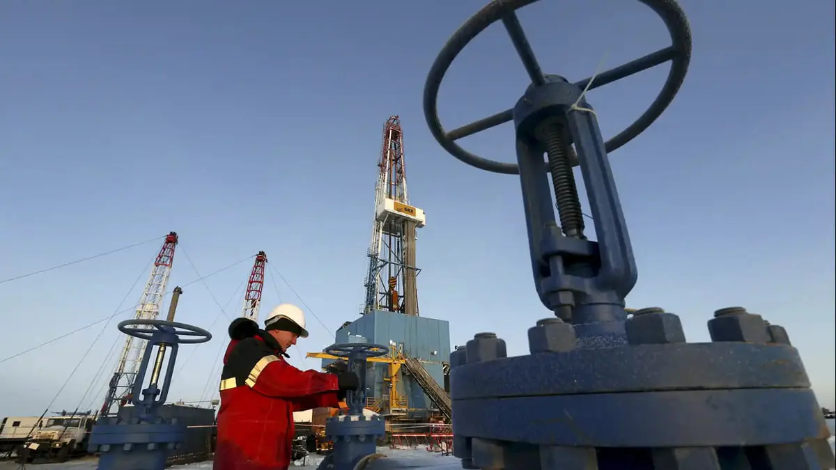 ما هي كمية النفط التي لا يزال الاتحاد الأوروبي يستوردها من روسيا؟