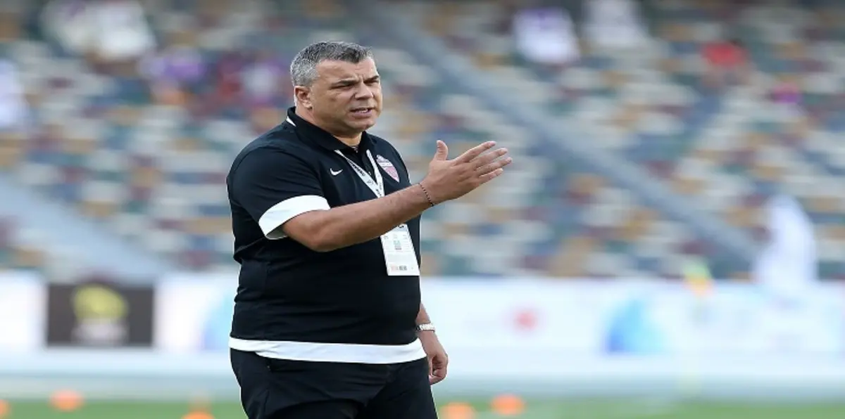 هل أخطأ كوزمين مدرب الأهلي في حق العين الإماراتي؟