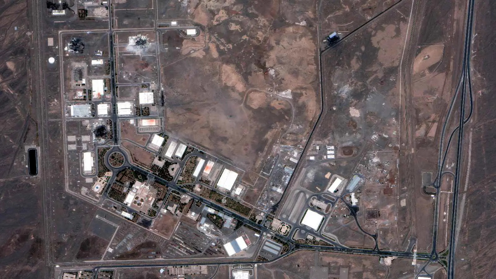 واشنطن بوست: ضربة ترامب لإيران تجرّ المنطقة إلى "الهاوية"