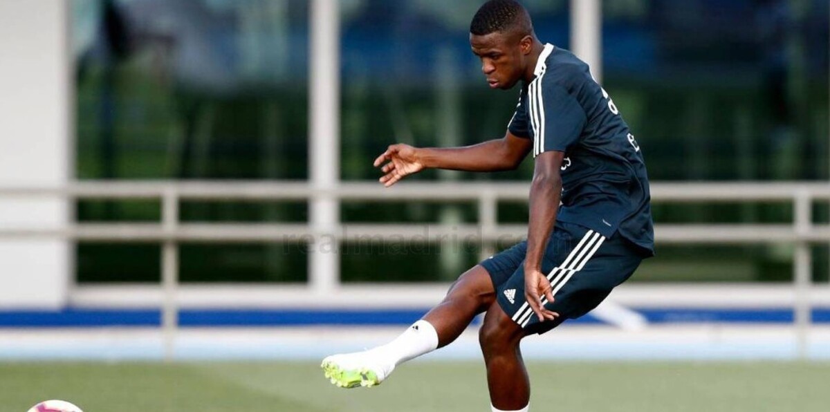 شروط ريال مدريد لإعارة نجمه البرازيلي الشاب فينسيوس جونيور