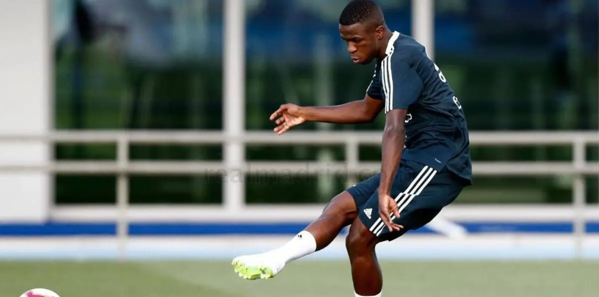 شروط ريال مدريد لإعارة نجمه البرازيلي الشاب فينسيوس جونيور