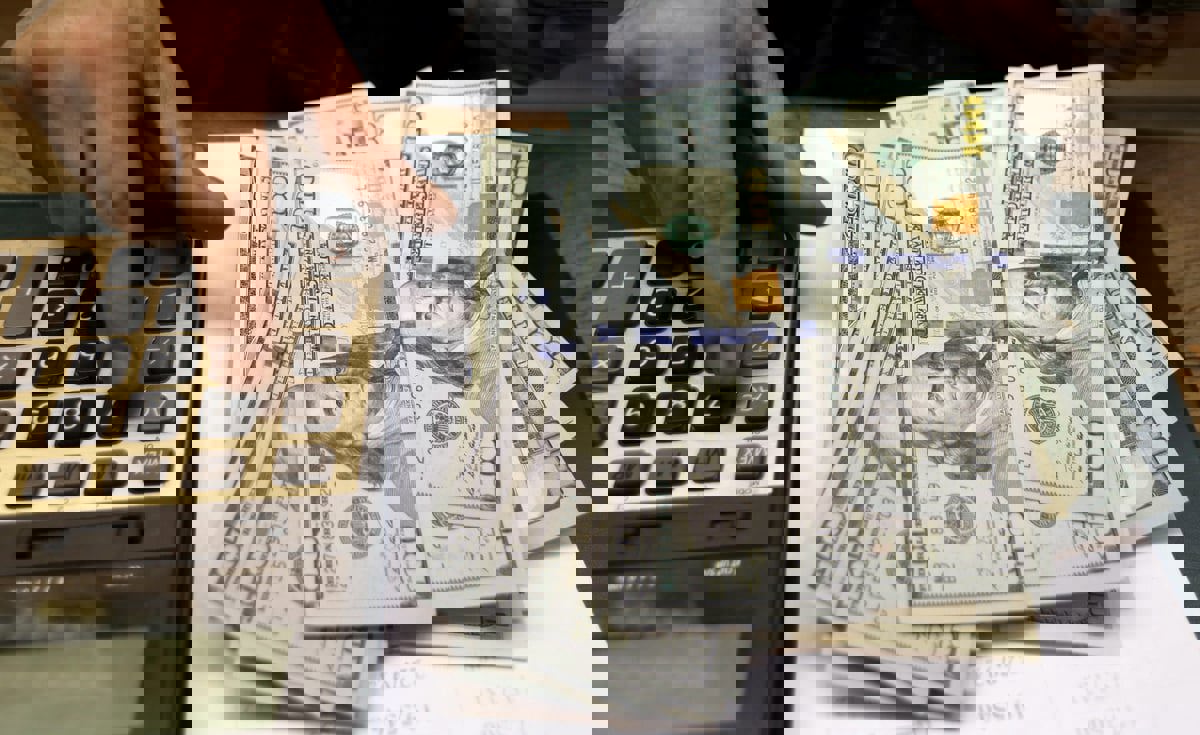 الدولار يسعى للتماسك مقابل عملات رئيسية قبل اختبار التضخم