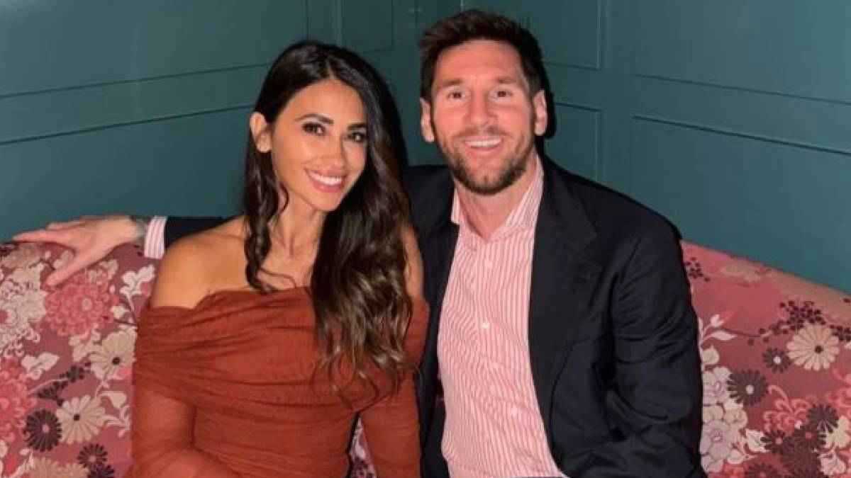 رد فعل أنتونيلا بعد ظهور ميسي مع رونالدو في إعلان واحد (صورة) 