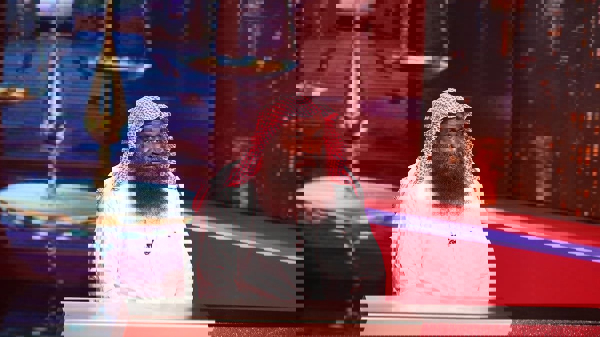 عادل الكلباني إمام الحرم المكي السابق يرفض دعوة للتخلي عن تشجيع نادي النصر لصالح الهلال