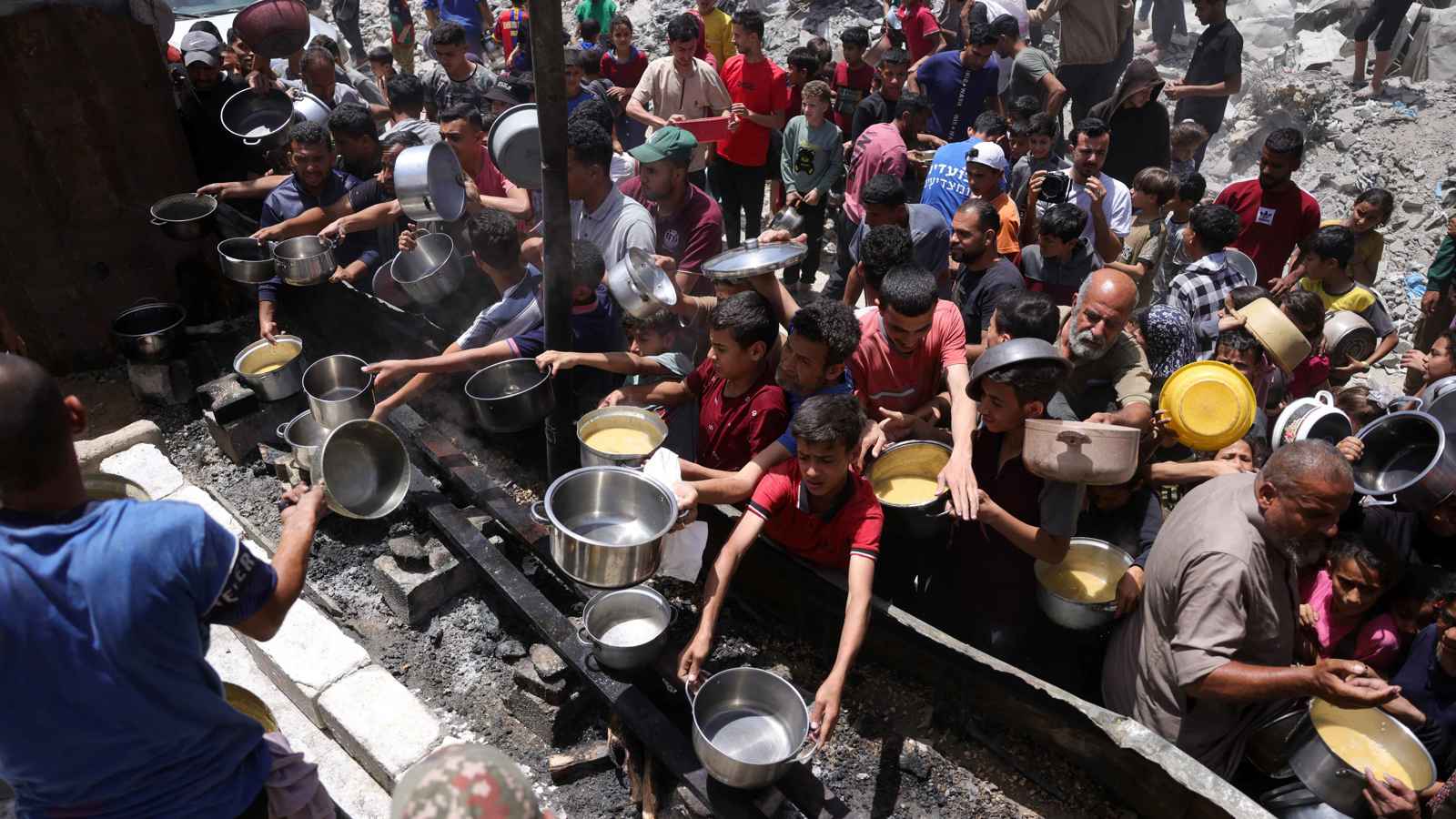 تسونامي عقوبات وتهديدات.. نتنياهو يخاطر بعزلة عالمية ويُفقد ترامب صبره