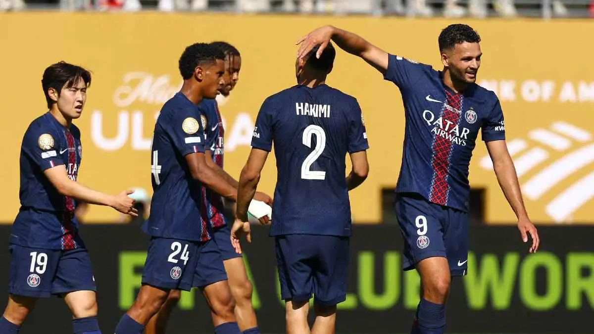 ليس إنريكي.. من الرجل الذي جعل باريس سان جيرمان "وحشا" لا يقهر؟