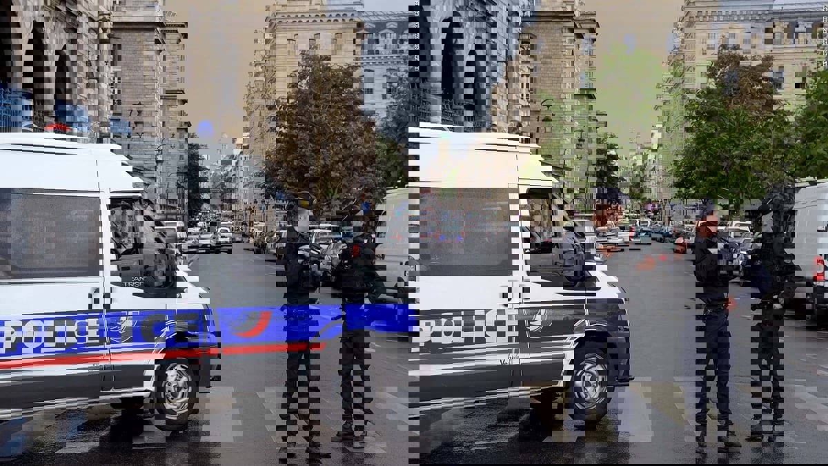 متهم بالضلوع في هجوم مسلح .. فرنسا تُرحل الجزائري فاتح المالكي