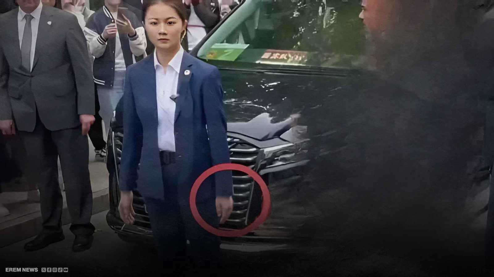 كُلفت بحماية بريجيت ماكرون.. مرافقة شخصية صينية تخطف الأنظار (فيديو)