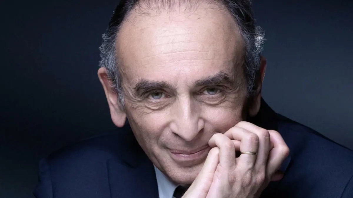 بسبب أصوله الجزائرية.. ملاسنات بين وزير الداخلية الفرنسية وزمور