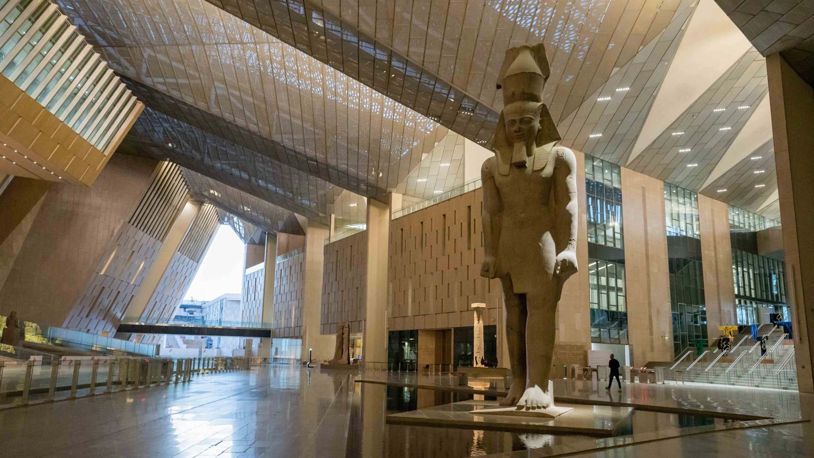 مجدداً.. موعد افتتاح المتحف المصري الكبير يثير جدلاً