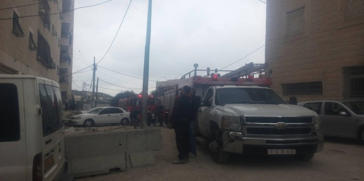  حريق ضخم ببناية تضم قنصليات وسفارات أجنبية برام الله 