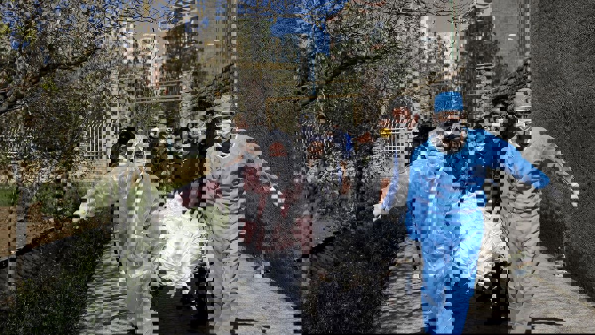 تقرير: تفشي كورونا يقوض النظام الصحي الإيراني ويضع رئيسي أمام أول اختبار