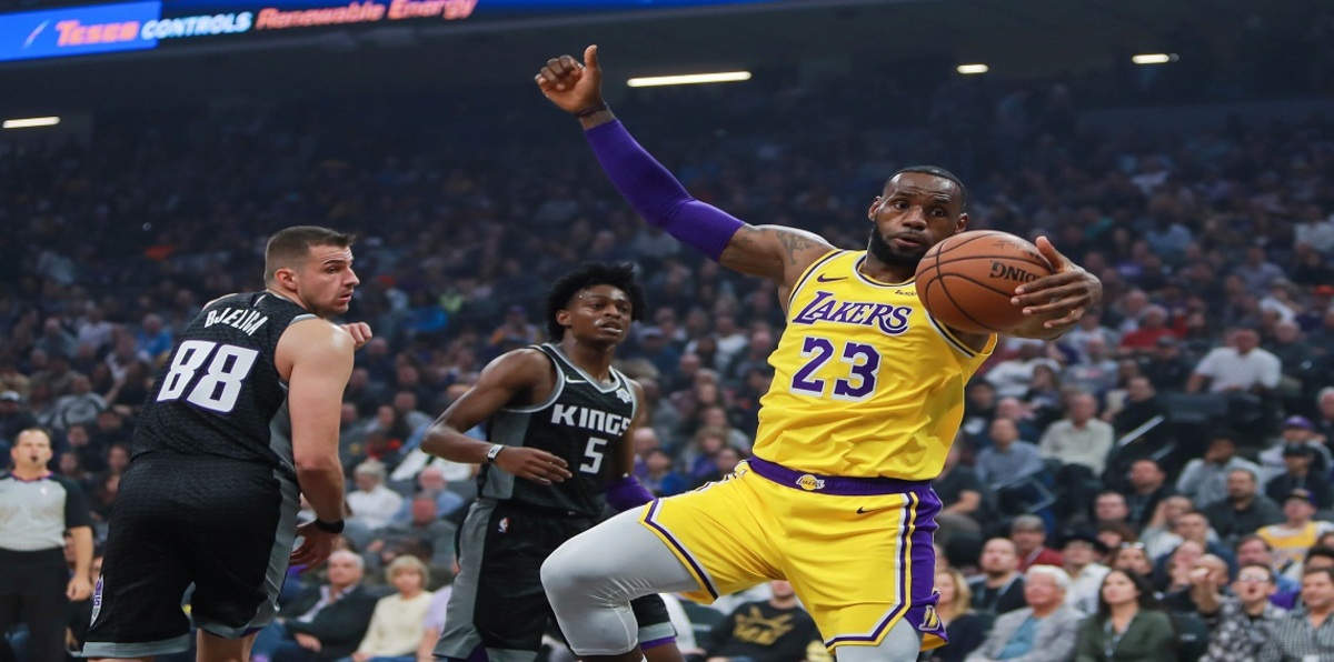 NBA.. ليبرون جيمس يقود ليكرز لإسقاط كينغز في دوري السلة الأمريكي