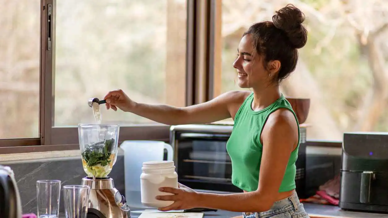 مكملات الكولاجين.. ما الأفضل: المساحيق أم الكبسولات أم المشروبات؟