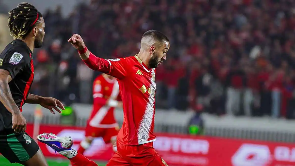 حكيم زياش يسجل هدفا صاروخيا في كلاسيكو الوداد والجيش الملكي (فيديو)