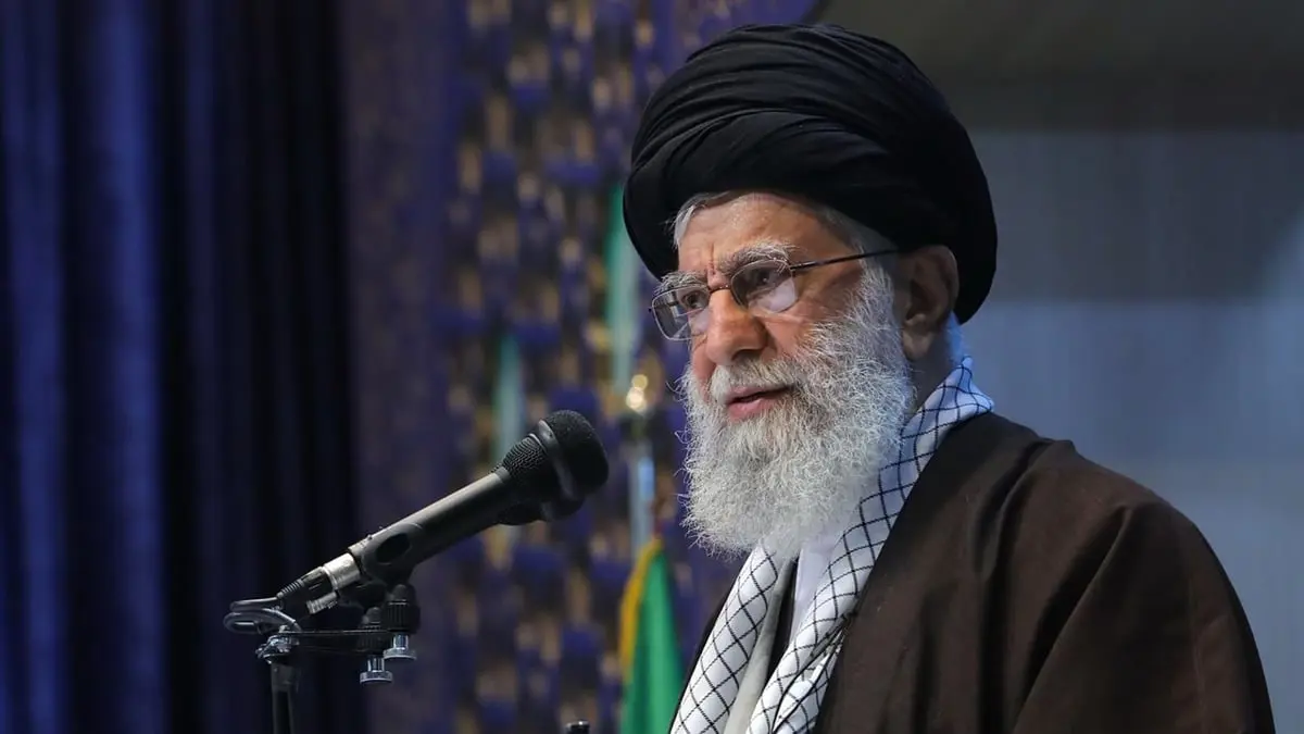 بشكل نهائي.. تويتر يغلق أحد حسابات المرشد الإيراني علي خامنئي