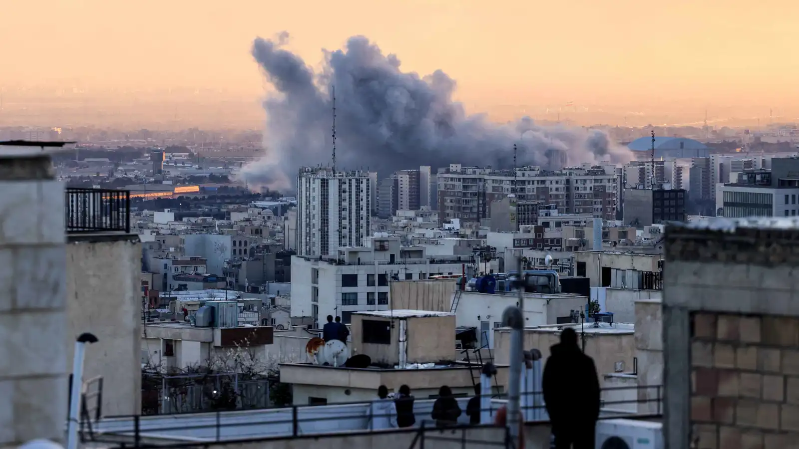 حلفاء الأيديولوجيا.. لماذا يتردد اليمين الأوروبي في دعم الحرب على إيران؟