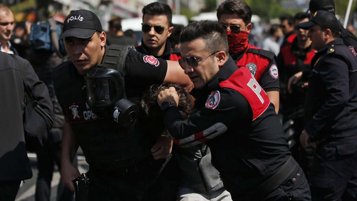 تركيا.. أوامر باعتقال 275 من الجيش يشتبه في صلتهم بجماعة غولن