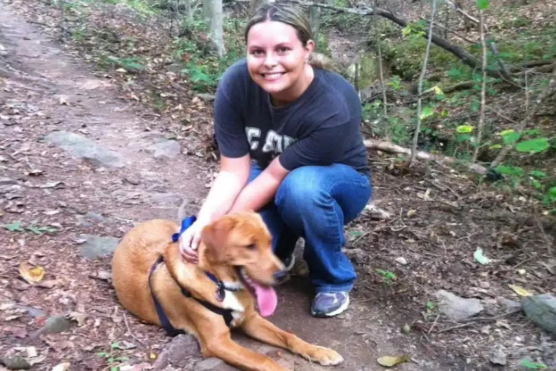 تشيس جونسون مع كلبها سيتو