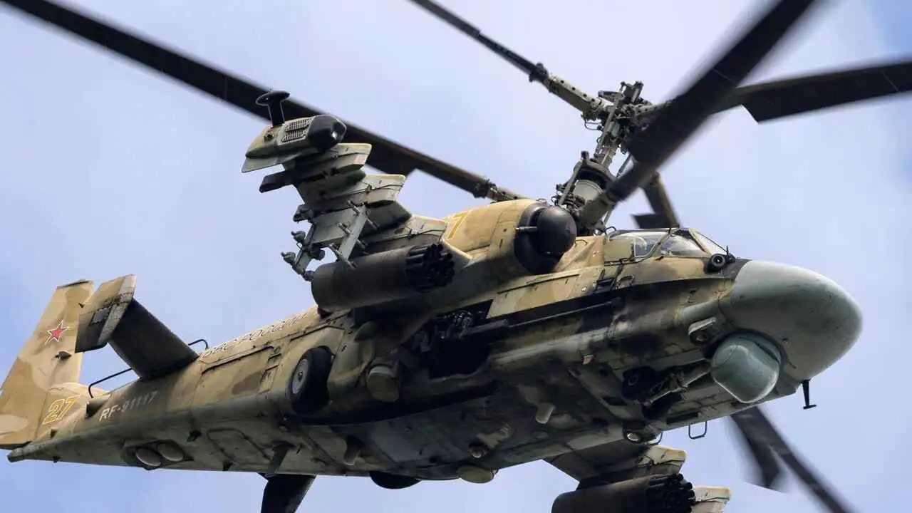 مطاردة السماء.. "تمساح" روسيا تسقط مسيرة أوكرانية في ليبيتسك (فيديو)