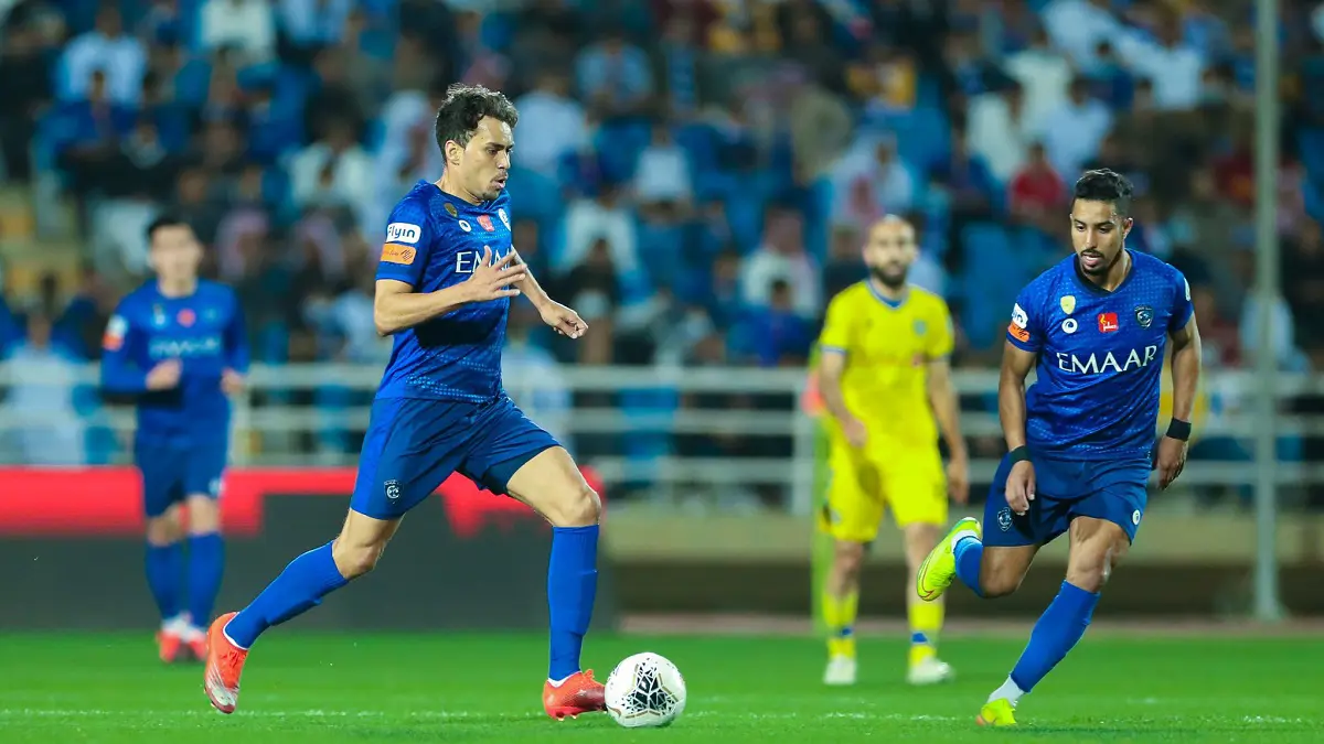 كارلوس إدواردو يرفض عرض الهلال السعودي ويقترب من هذا النادي