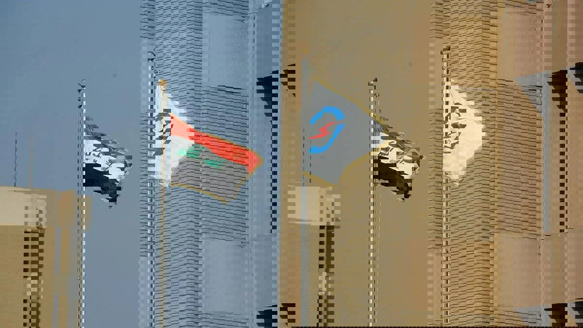 بغداد تغرق في الظلام بسبب عطل بأنبوب الغاز الإيراني