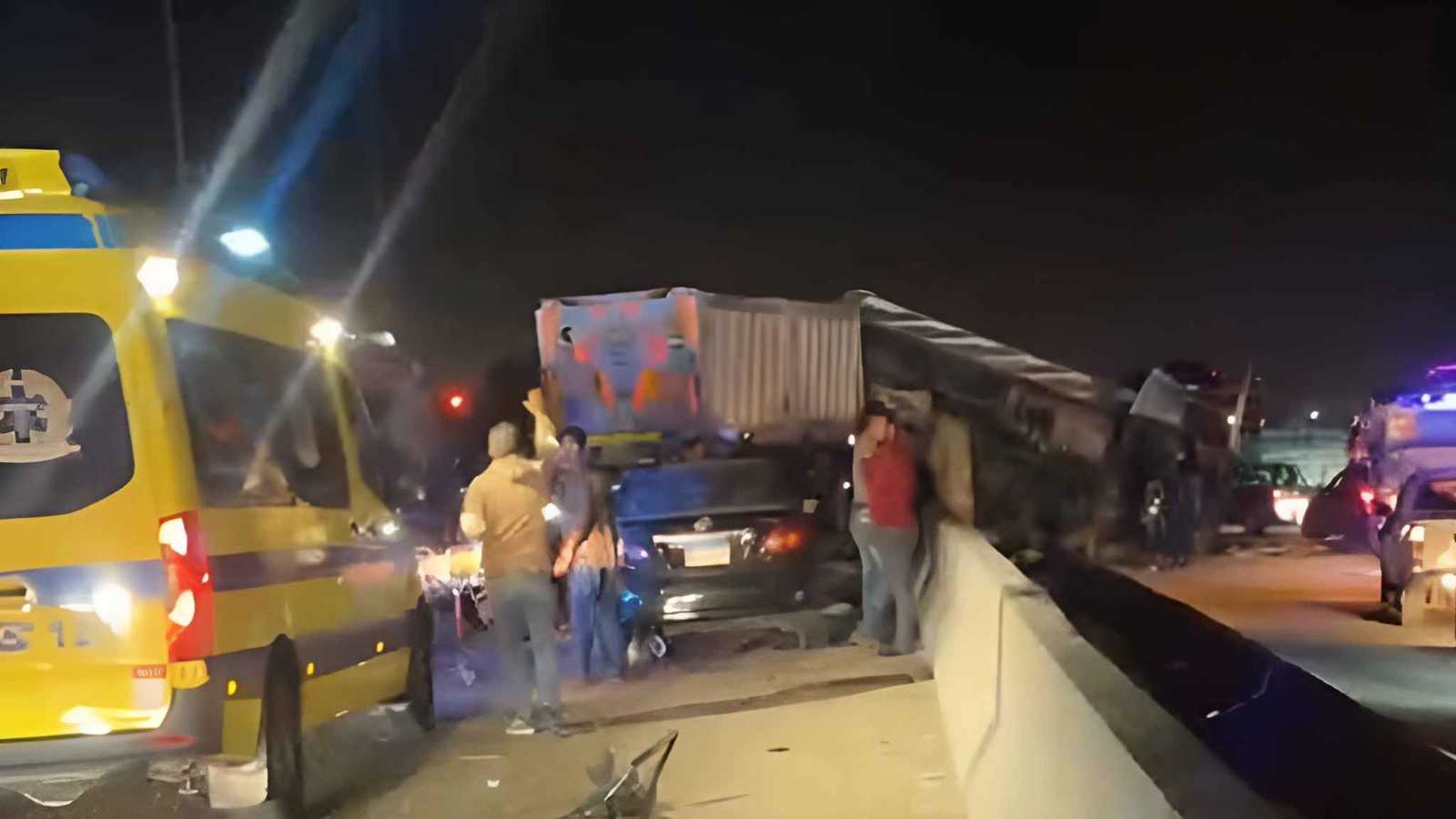 25 حالتهم حرجة.. تفاصيل حادث طريق السويس المروع في مصر (فيديو)