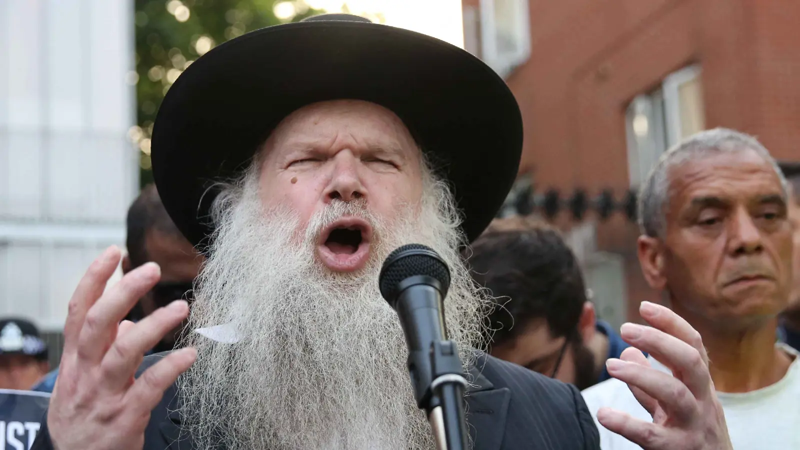 من الصمت إلى المواجهة.. يهود بريطانيا ينتقدون إسرائيل علناً