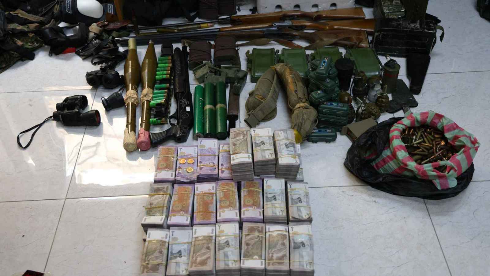 بحوزتهم عبوات ناسفة.. القبض على عناصر من "الفلول" في دمشق (صور)