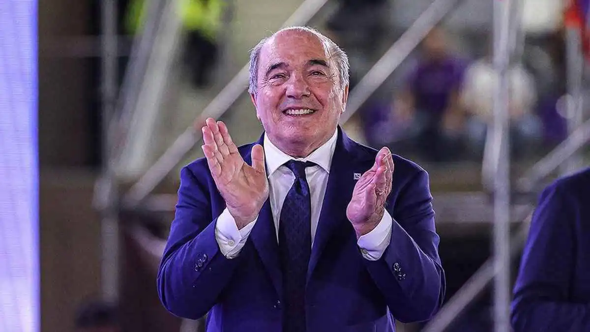 وفاة كوميسو رئيس نادي فيورنتينا عن 76 عاماً