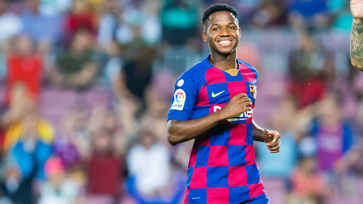 تقارير: نادي برشلونة يسعى لتحصين أنسو فاتي برفع قيمة الشرط الجزائي في عقده