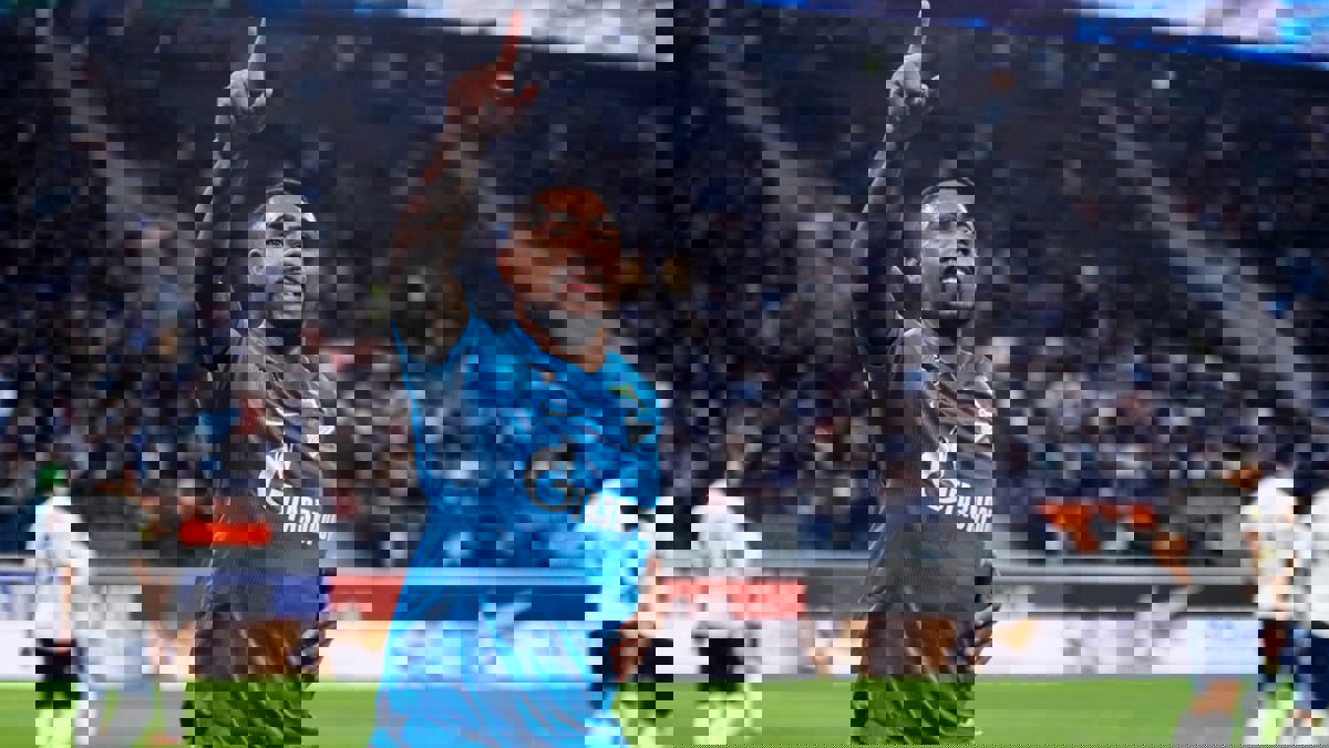 رئيس سان بطرسبورغ يعلن بيع مالكوم إلى الهلال السعودي