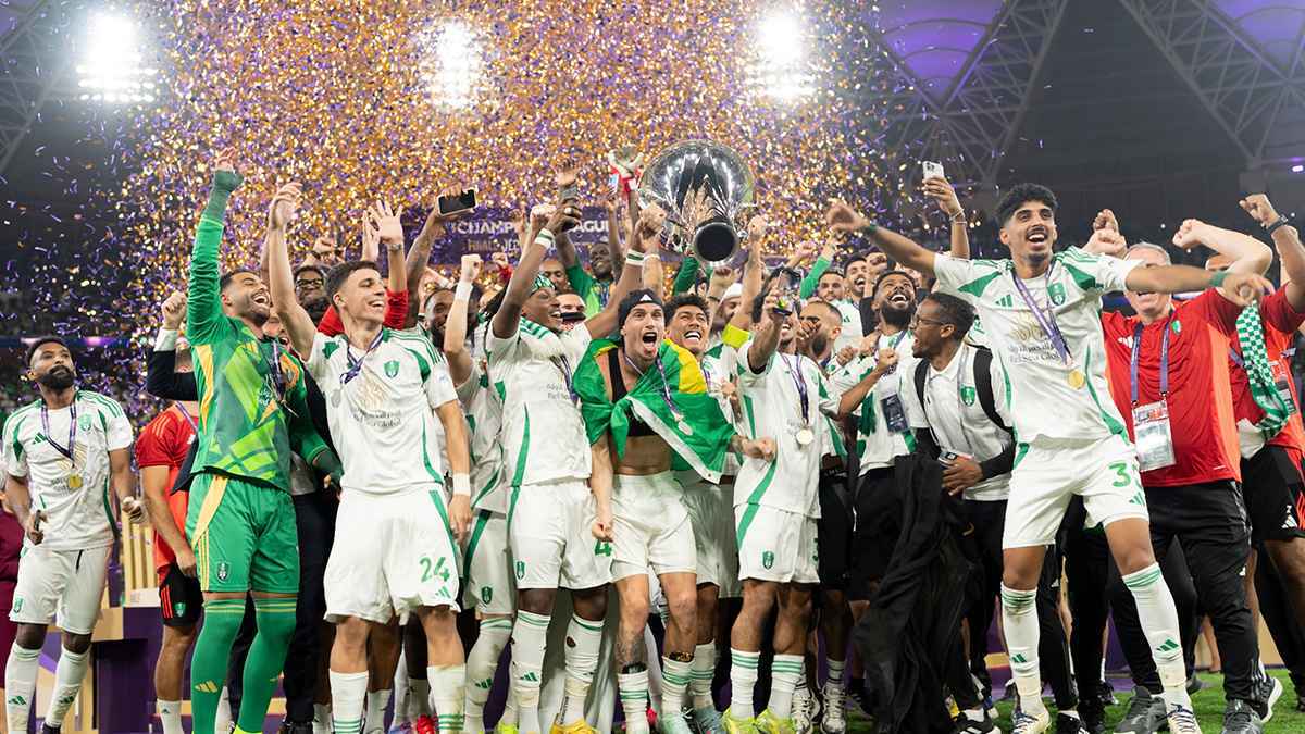 الأهلي "يكوش" على كل شيء.. تعليق مثير من مصطفى بصاص