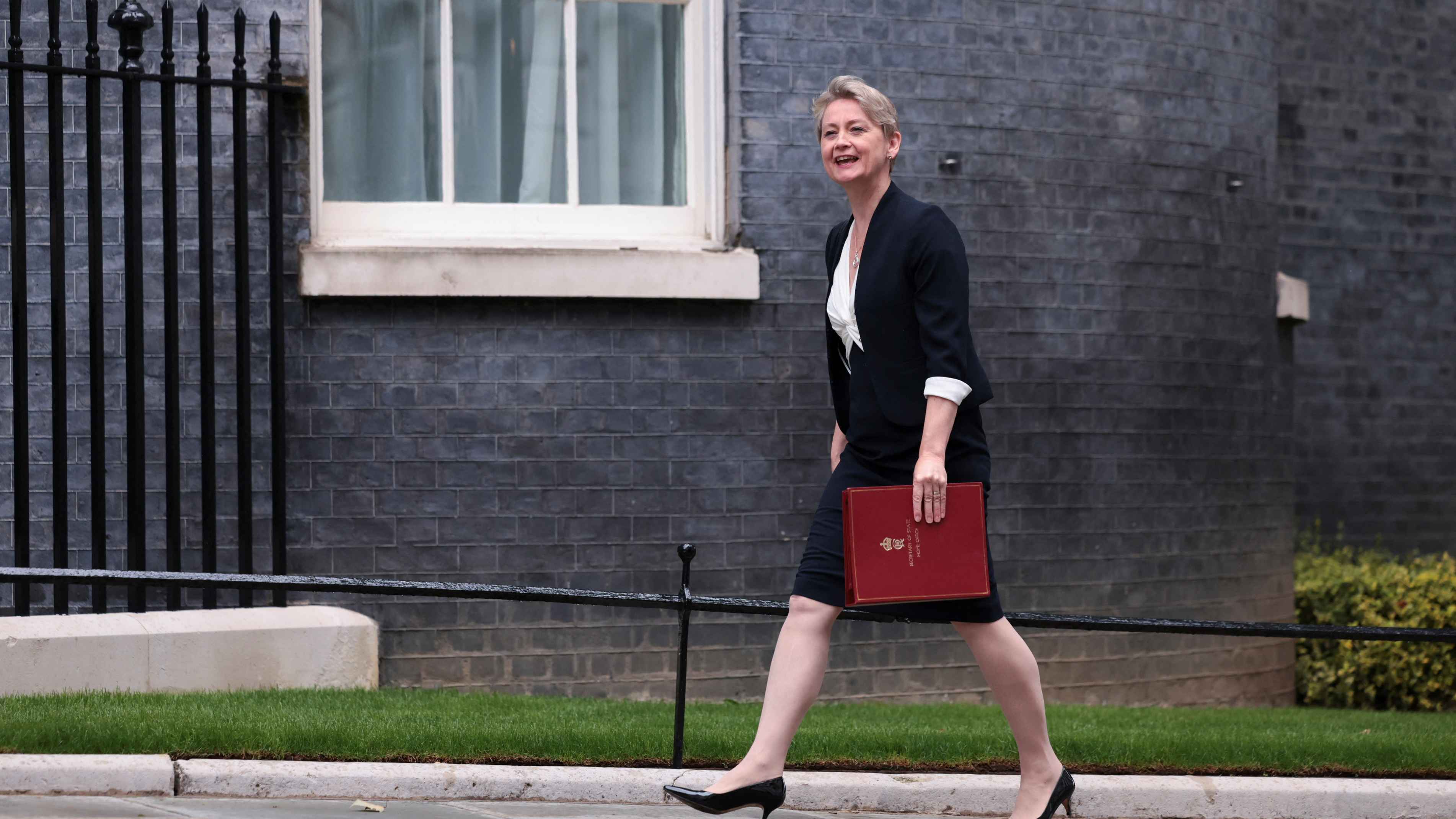 بريطانيا.. حكومة العمال توجه أول اتهام بـ"هدر المال العام" للمحافظين