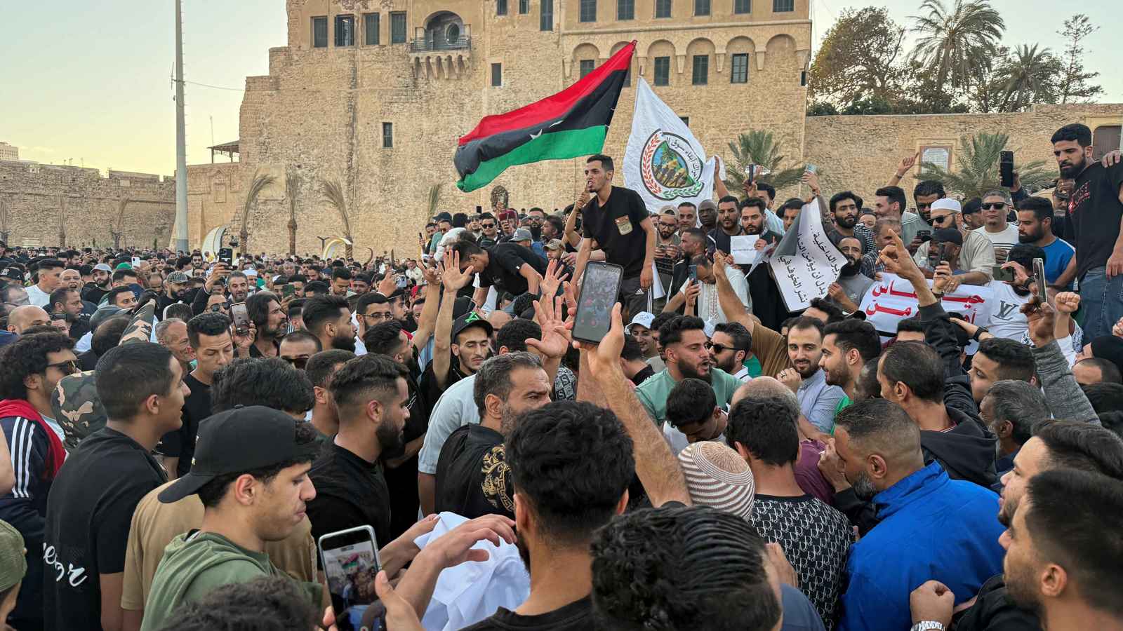 مصر تدعو الأطراف الليبية إلى ضبط النفس