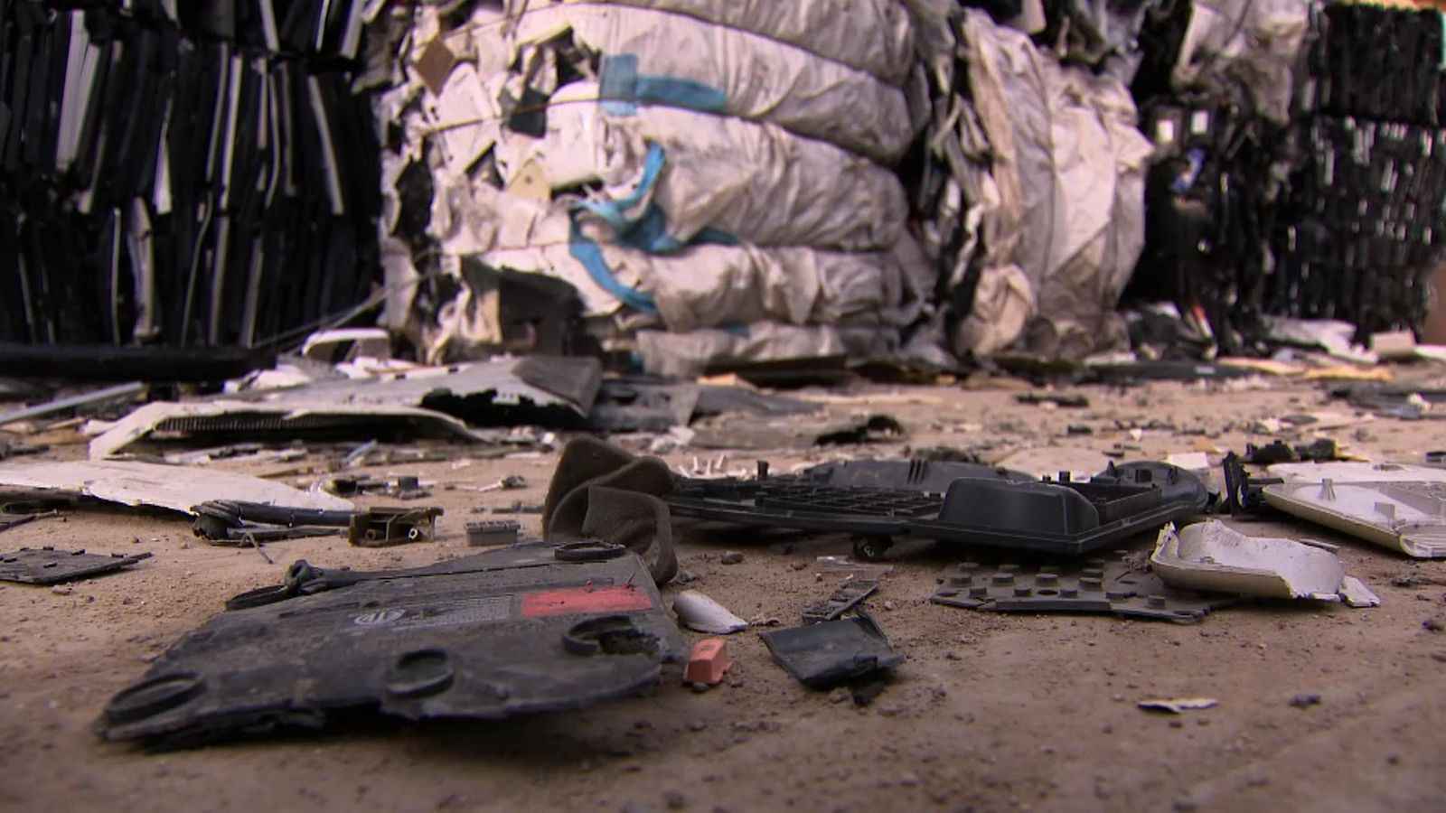 تايلاند تصادر 200 طن نفايات إلكترونية مهرّبة من أمريكا