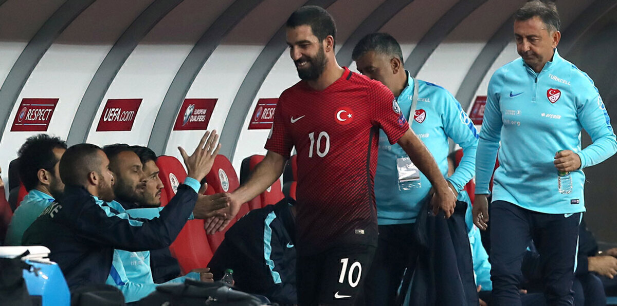 كيف تسبب أردا توران في إغضاب الجماهير التركية؟ (فيديو)