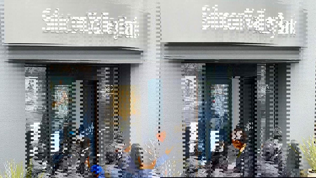 هل يكون لانهيار "وادي السيليكون" تأثير الدومينو على البنوك الأخرى؟